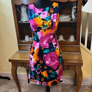 ❤️St John Multi-Colored Sleeveless Sheath Dress.  Excellent Condition.  Size 4.